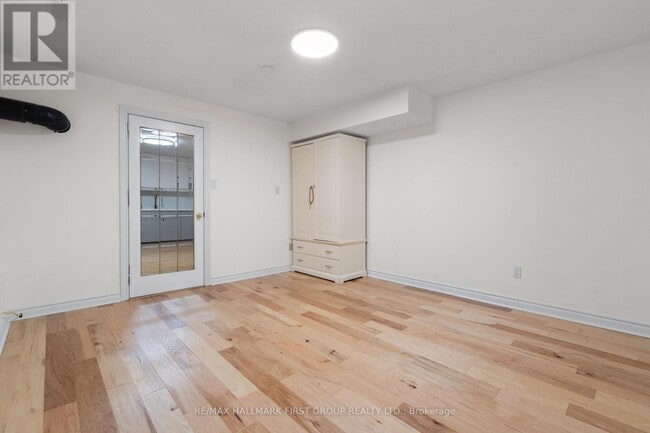 Building Photo - 83 Garden St