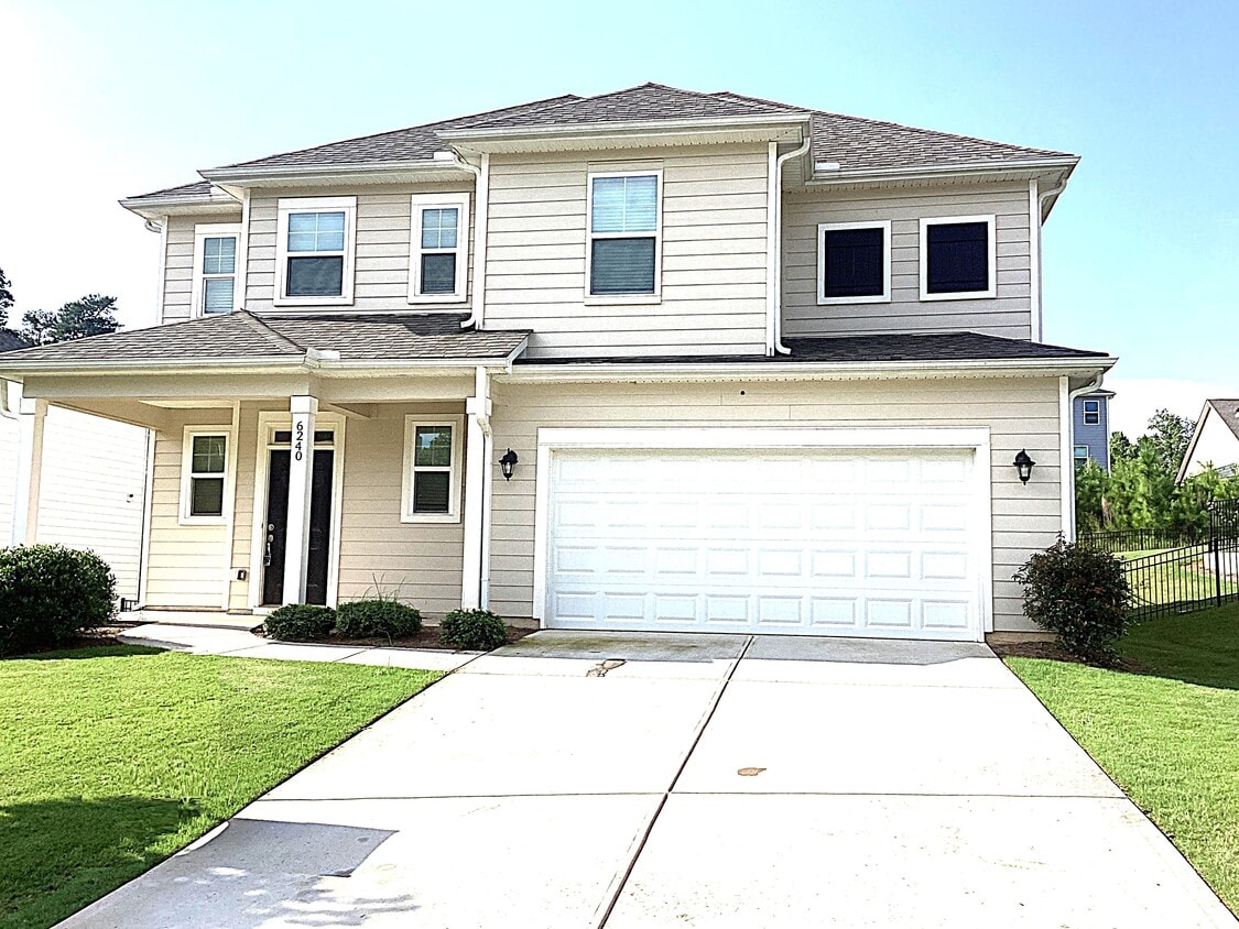 Foto principal - 6240 Bridlewood Ln