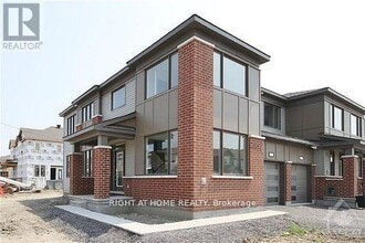 Building Photo - 201 Billrian Cres