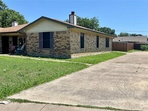 Building Photo - 7720 Westcliff St