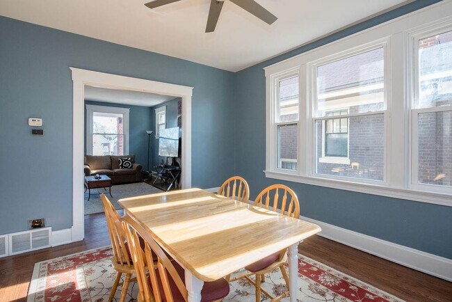 Dining - 4243 Zetta Ave