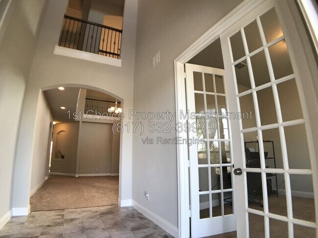Building Photo - 5913 Richmond Dr