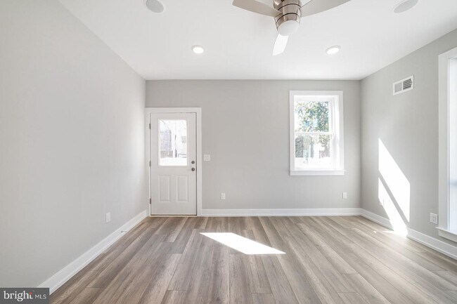 Foto del edificio - 1400 S 27th St