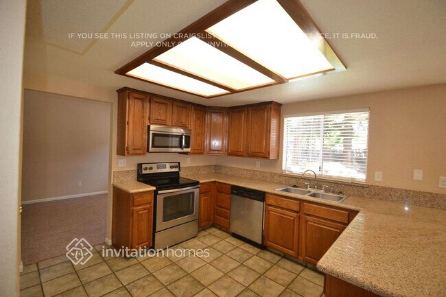 Building Photo - 238 Wren Dr