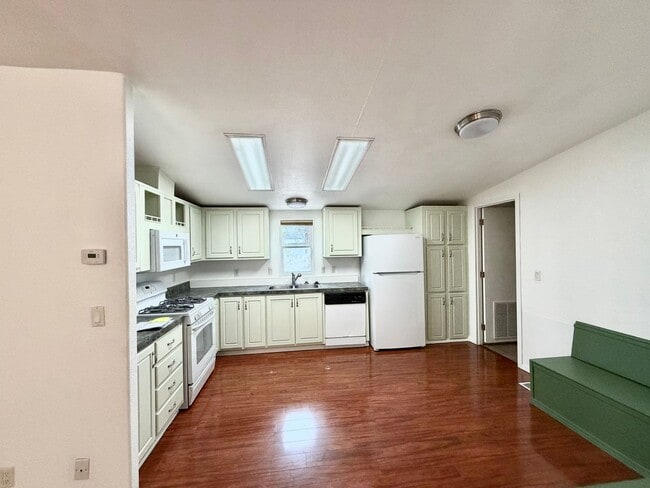 Foto del edificio - Charming 3BR/2BA Home with Spacious Backyard – Available June 1st!