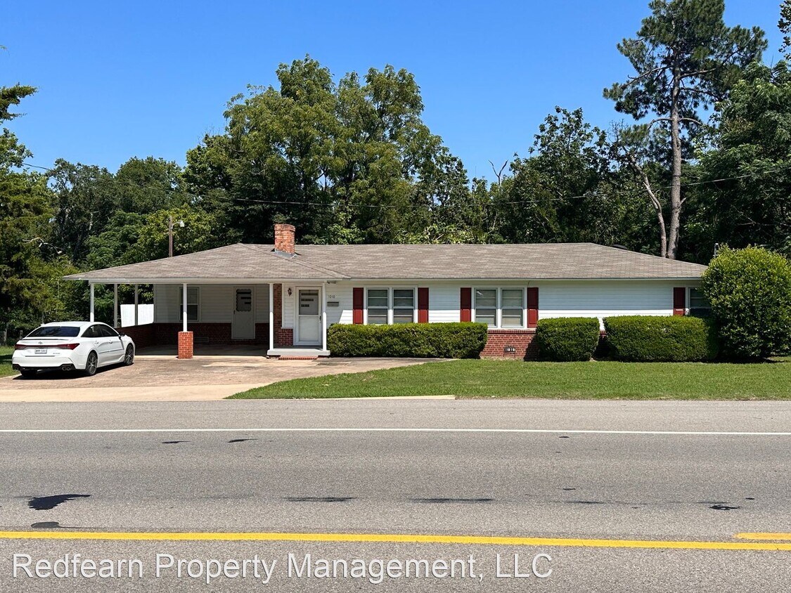 Primary Photo - 3 br, 2 bath House - 1010 North Main St.