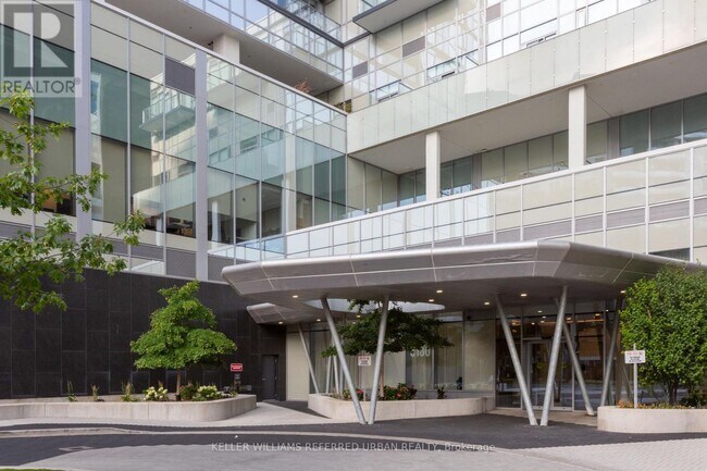 Building Photo - 5180 Yonge St