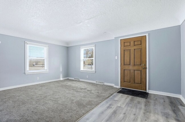 Building Photo - Beautiful 3 Bedroom Home – Carrollton Township