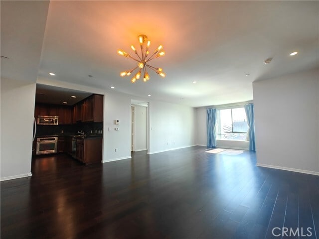 Foto del edificio - 637 S Fairfax Ave