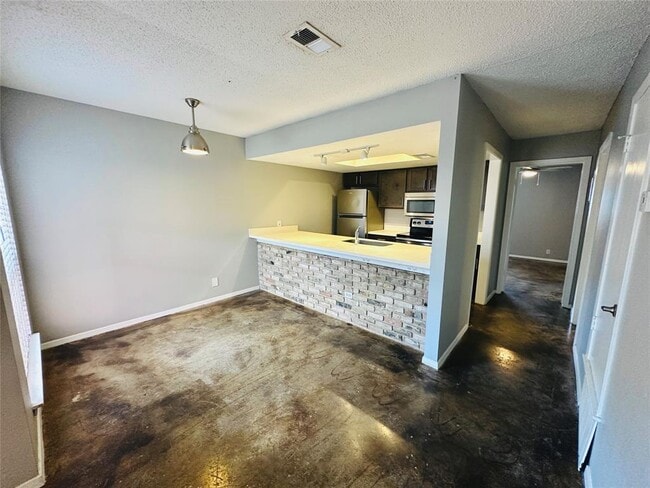 Building Photo - 3422 Willowrun Dr
