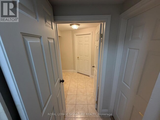 Photo du bâtiment - 5 Alabaster Rd