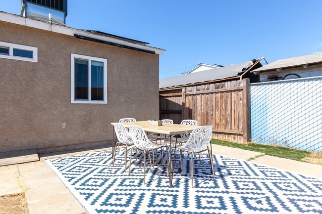 Foto del edificio - 2039 O Ave