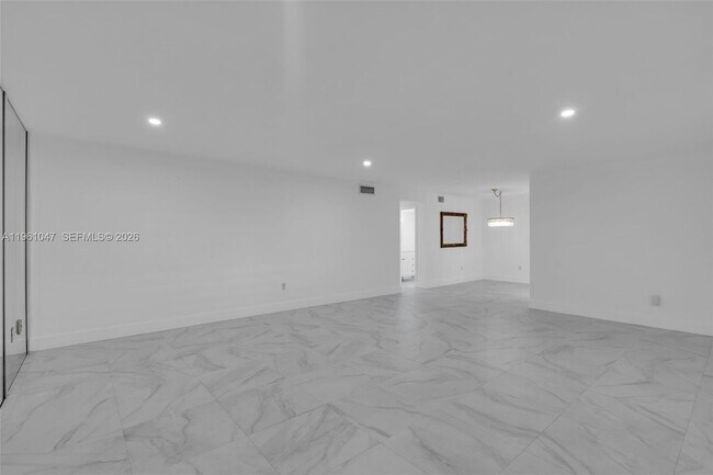 Foto del edificio - 11960 NE 19th Dr