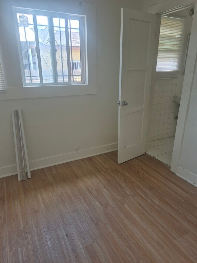 Foto del edificio - 5856 1/2 S Olive St