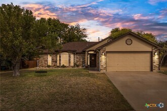 Building Photo - 207 Black Hawk Trail