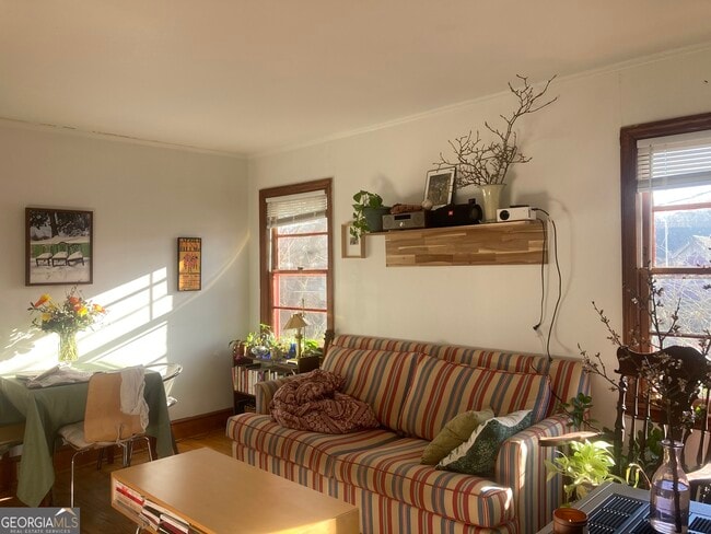 Foto del edificio - 152 Buena Vista Ave