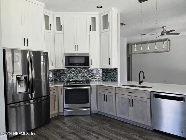Building Photo - 104 Oceans Edge Dr