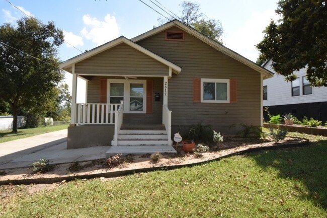 Foto del edificio - Updated 3/2.5 in Hip East Austin! - August...