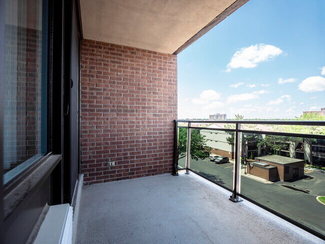 Photo du bâtiment - Battleford & Glen Erin