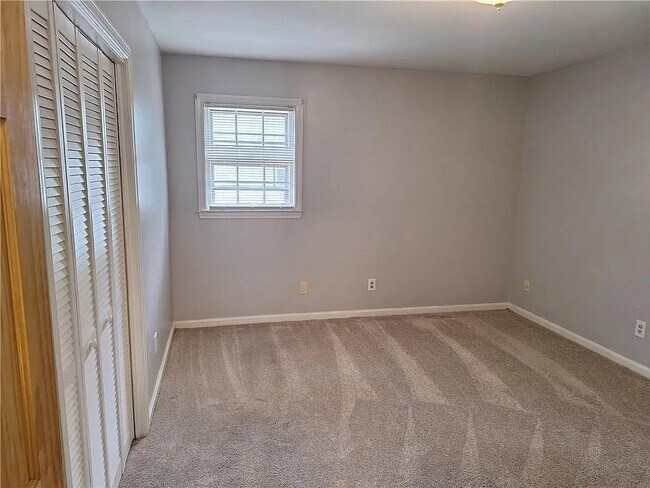 Building Photo - 4609 Hopewell Rd