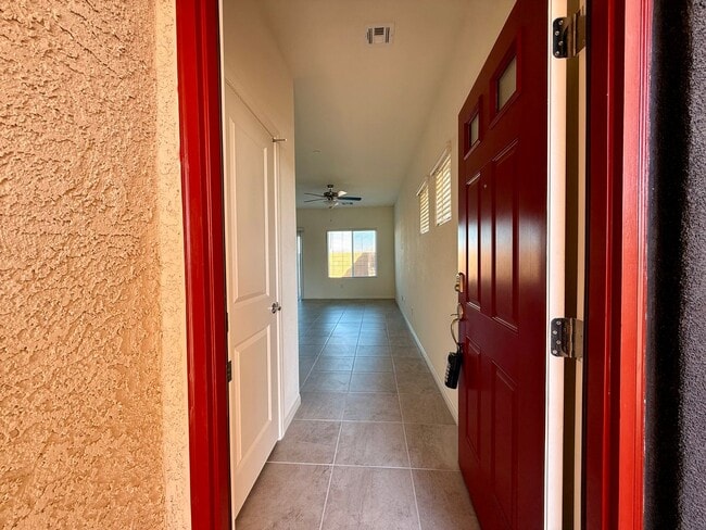 Building Photo - BRAND NEW 4 BED 2.5 BATH 2 CAR GARAGE SING...