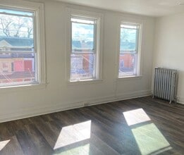 Building Photo - 351 E New St