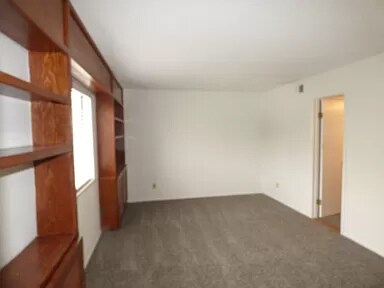 dormitorio - 491 S Kalispell Way