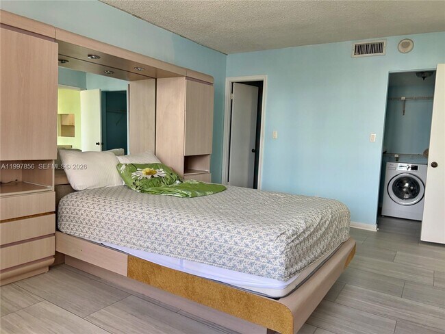 Foto del edificio - 1801 S Ocean Dr