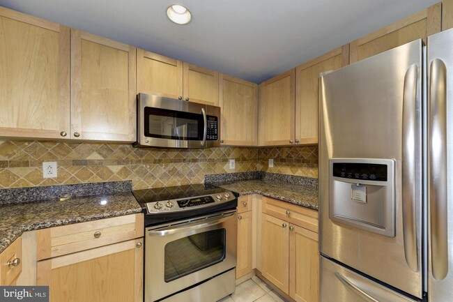 Building Photo - 777 7th St NW