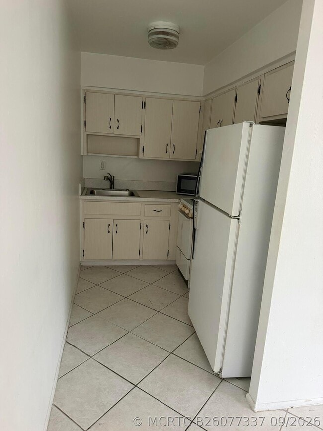 Building Photo - 1816 E Oakland Park Blvd