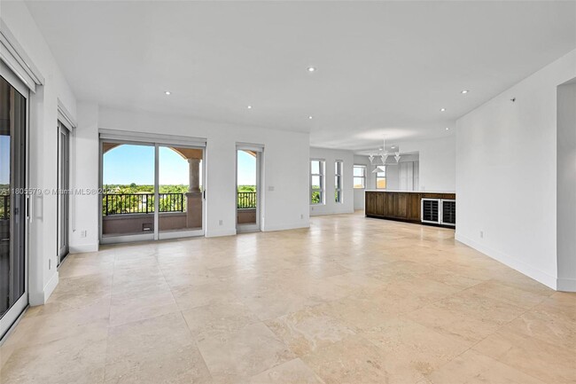 Foto del edificio - 13637 Deering Bay Dr