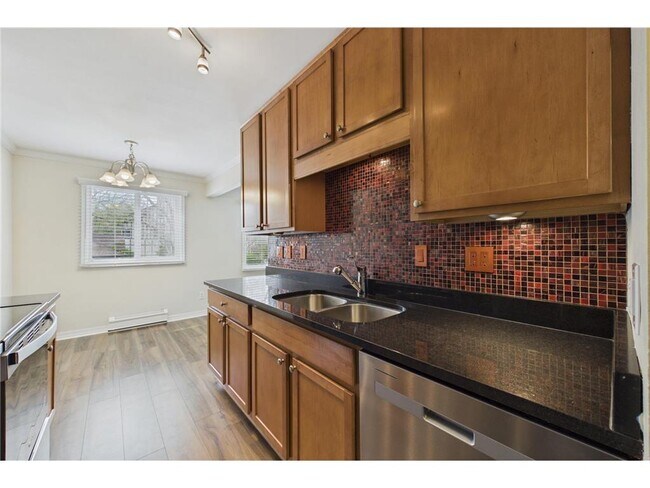 Foto del edificio - 2706 Humboldt Ave S