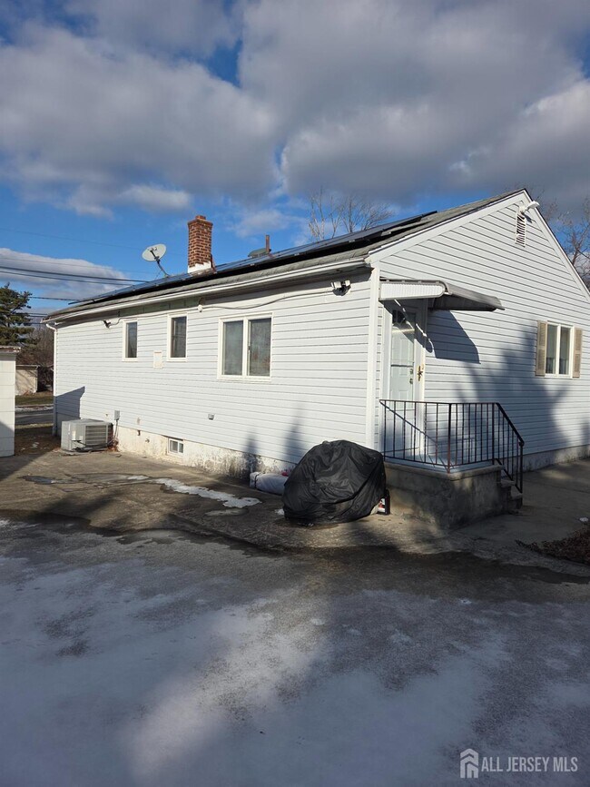 Building Photo - 5200 Emerson St