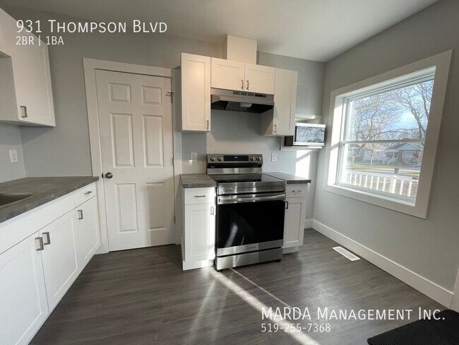 Building Photo - MDRN & SPACIOUS NEWLY RENOED 2 BED/1BATH H...