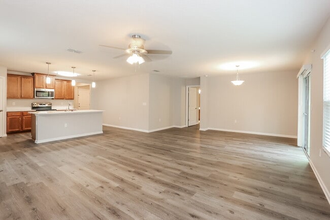 Foto del edificio - 1981 April Oaks Dr