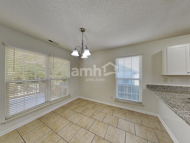 Building Photo - 8616 Warwick Crest Ln