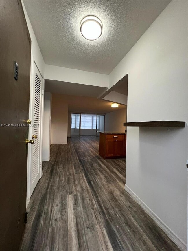 Building Photo - 1680 NE 191st St