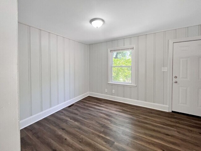 Foto del edificio - 4332 Welling Ave