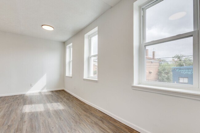 Foto del edificio - 603 E Warrington Ave