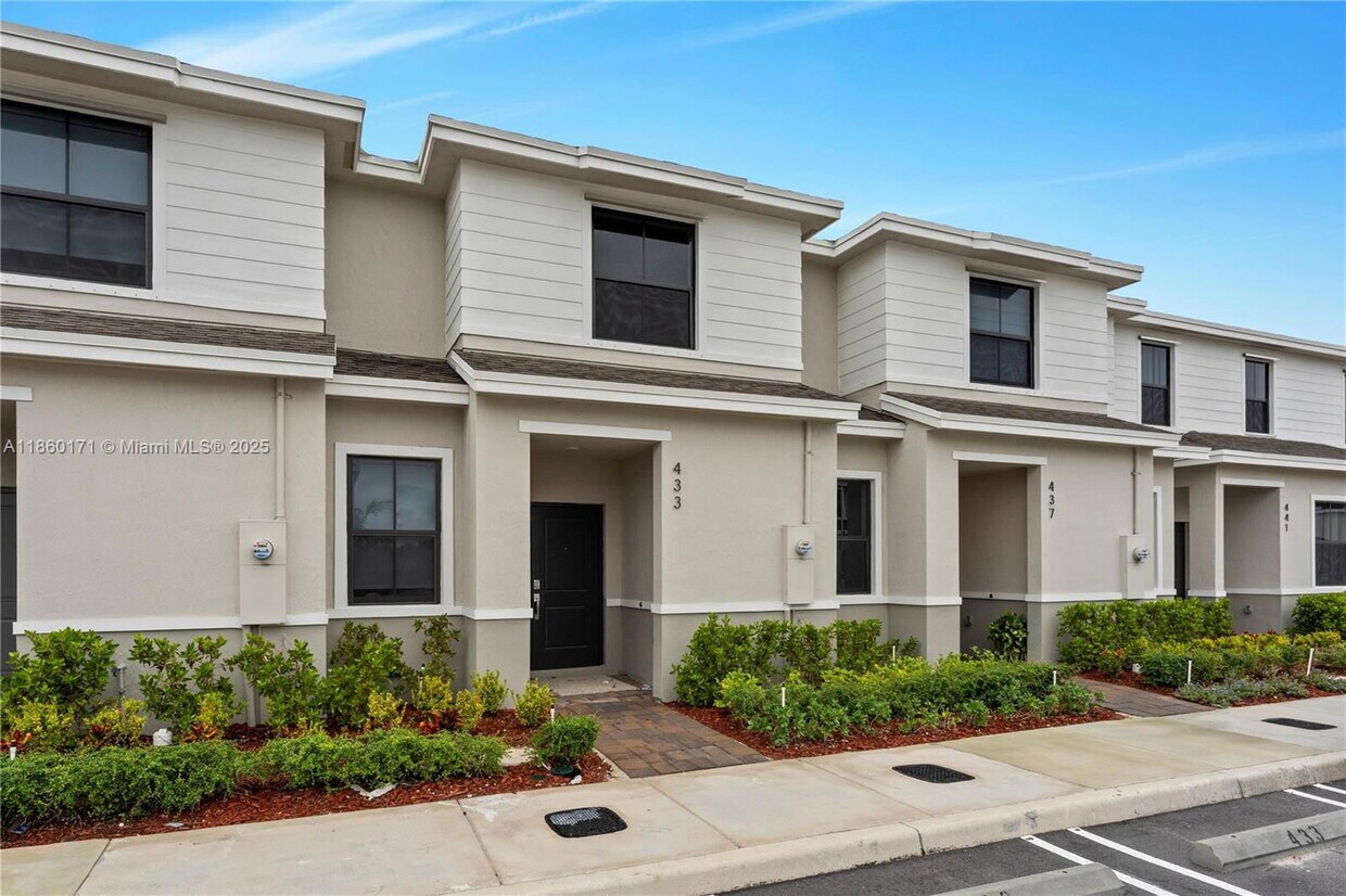 Photo - 433 Northeast 12th Street, Homestead, FL 33030 - 3 BR 3 BA townhouse