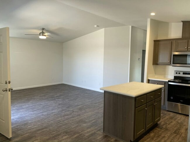 Building Photo - 1610 E Villa Rita Dr