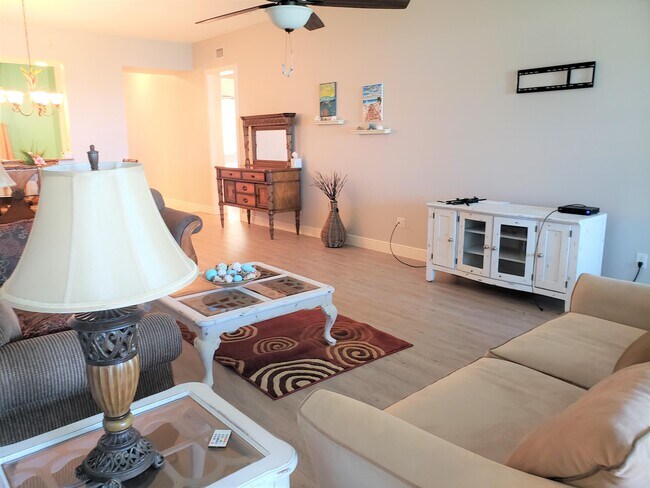 Foto del edificio - 32 Harbour Isle Dr W