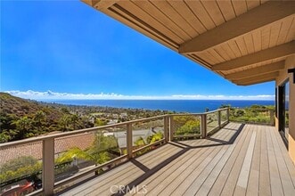 Building Photo - 1220 Anacapa Way