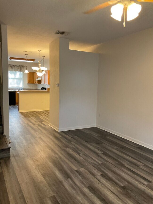 Foto del edificio - Beautiful Condo In Kensington North