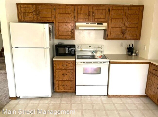 Building Photo - 2 br, 1.5 bath House - 1002 Green Ridge Dr.