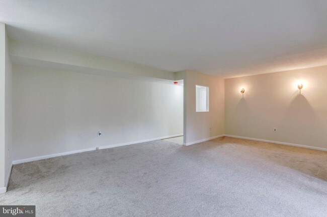 Building Photo - 5860 Thunder Hill Rd