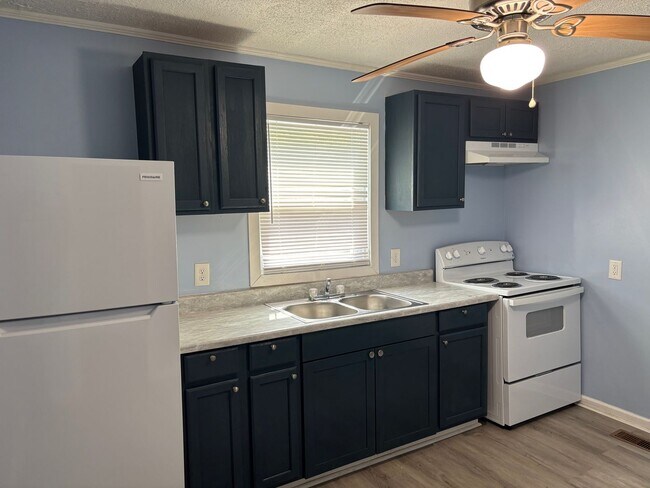 Foto del edificio - 2 BED 1 BATH HOME