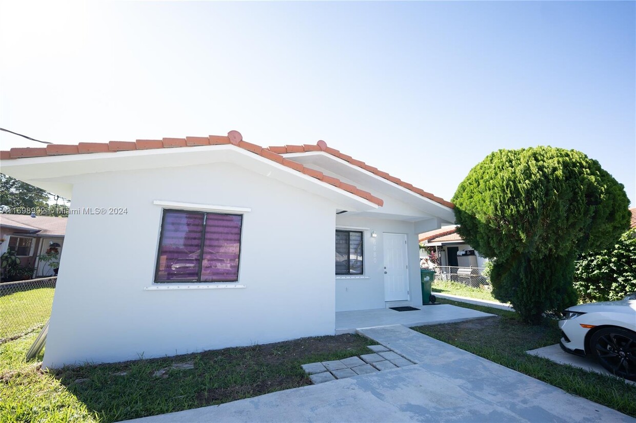 Foto principal - 6880 SW 22nd St