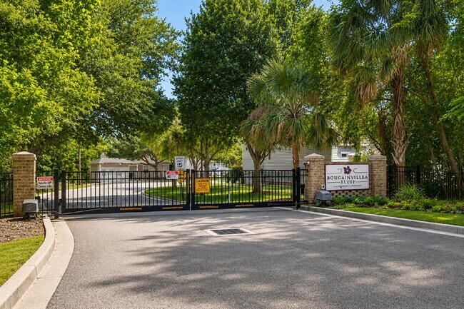 Foto del edificio - Gated waterfront community on Savannah Southside