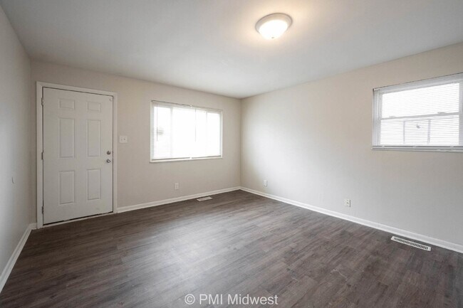 Foto del edificio - Charming 4-Bedroom Home in Indianapolis wi...
